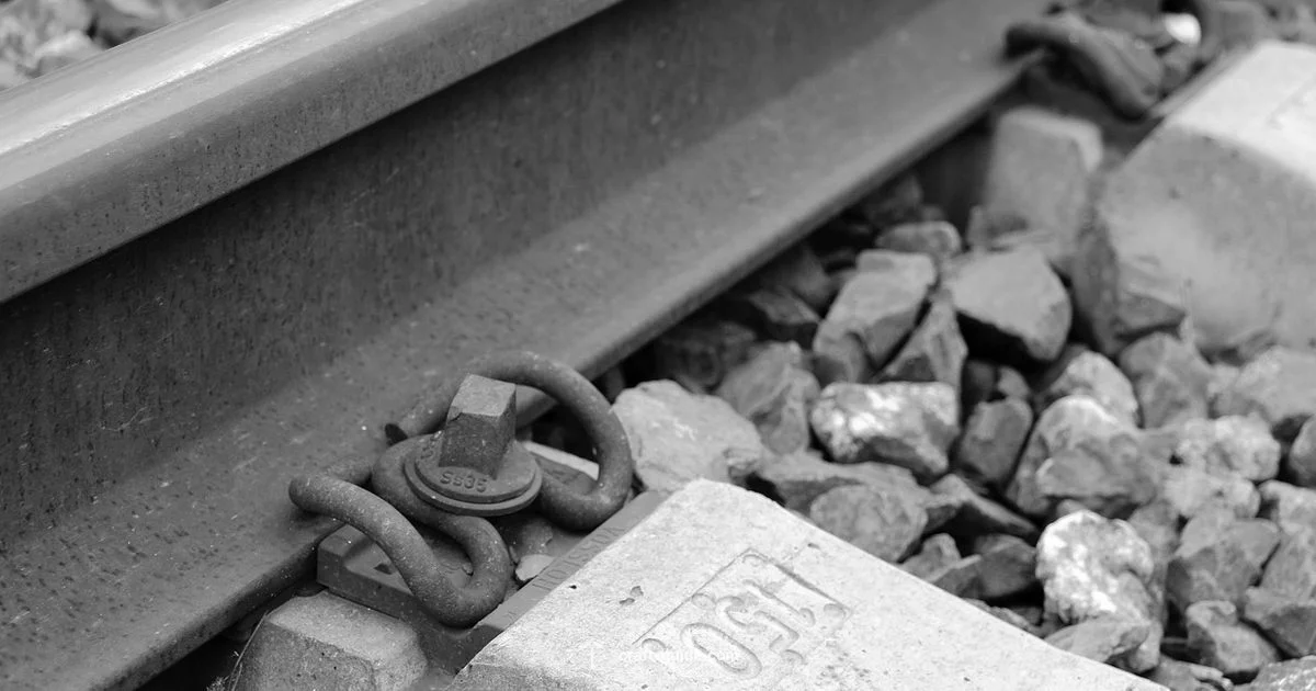 Rails in Minecraft - Craft Guide