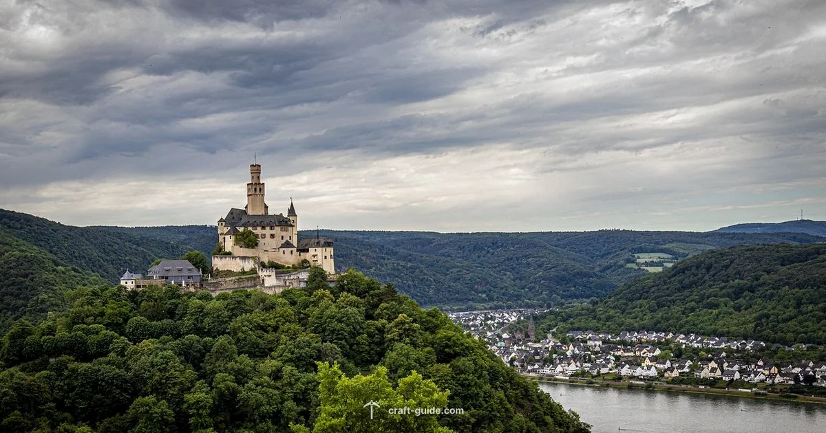 Small Minecraft Castle Build - Craft Guide