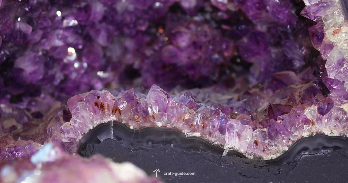 Amethyst in Minecraft - Craft Guide