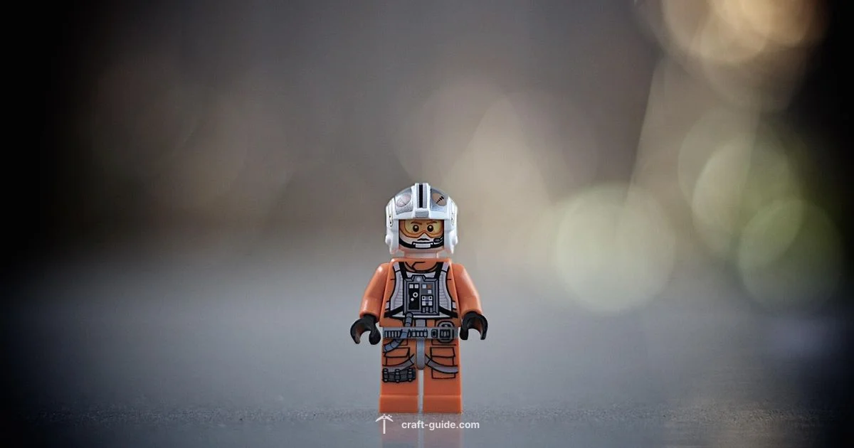 Mini Figures Display - Craft Guide